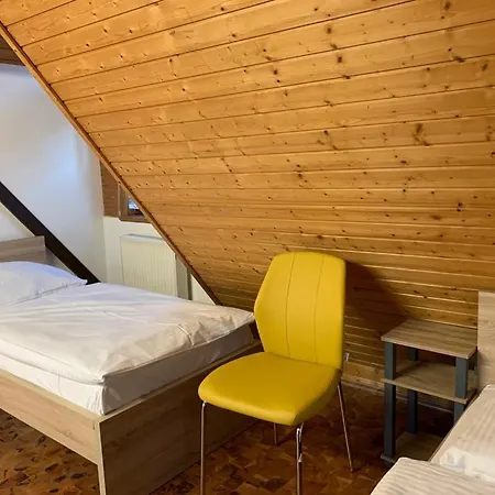 Glashuettenhaus * Uhingen